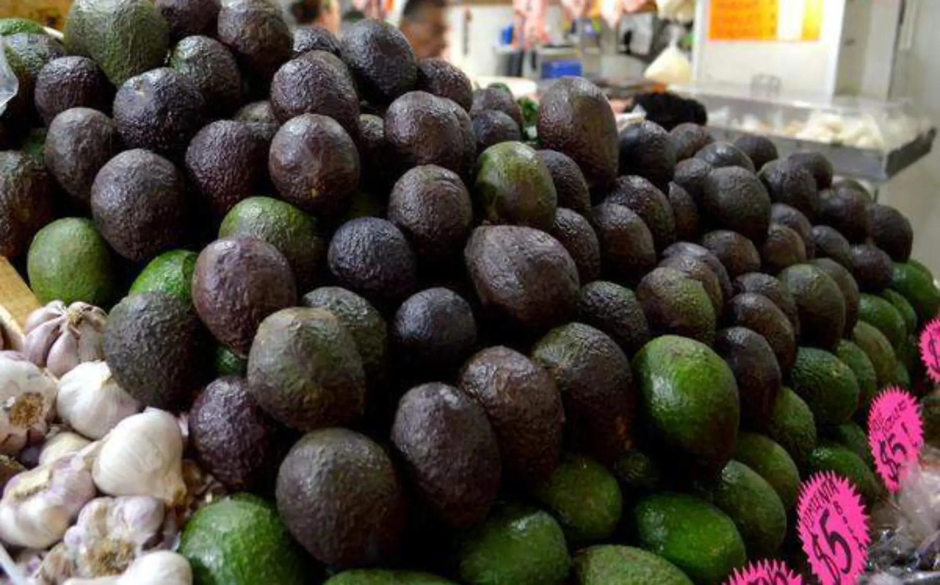 En el Mercado Adolfo López Mateos, el aguacate se encuentra en 85 pesos máximo KAREN SÁNCHEZ